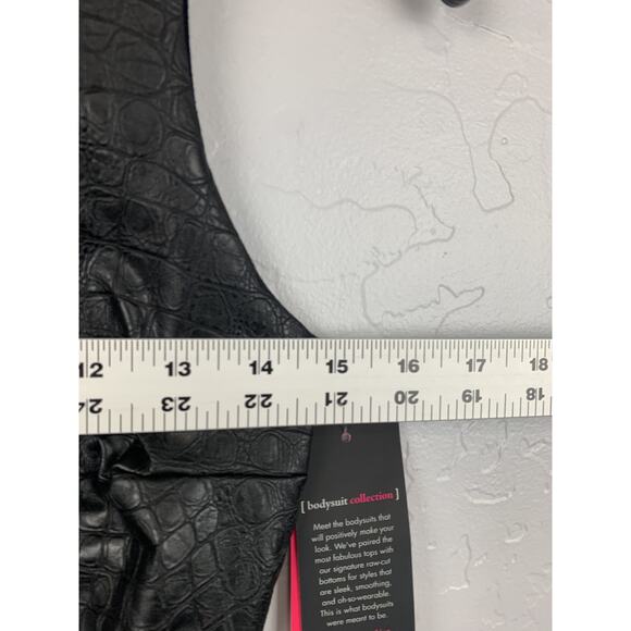 Commando Bodysuit Womens Small Black Faux Leather Animal Embossed Sleeveless New - Picture 4 of 7